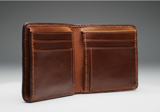 The Art of Organization: A Wallet for the Modern Minimalist